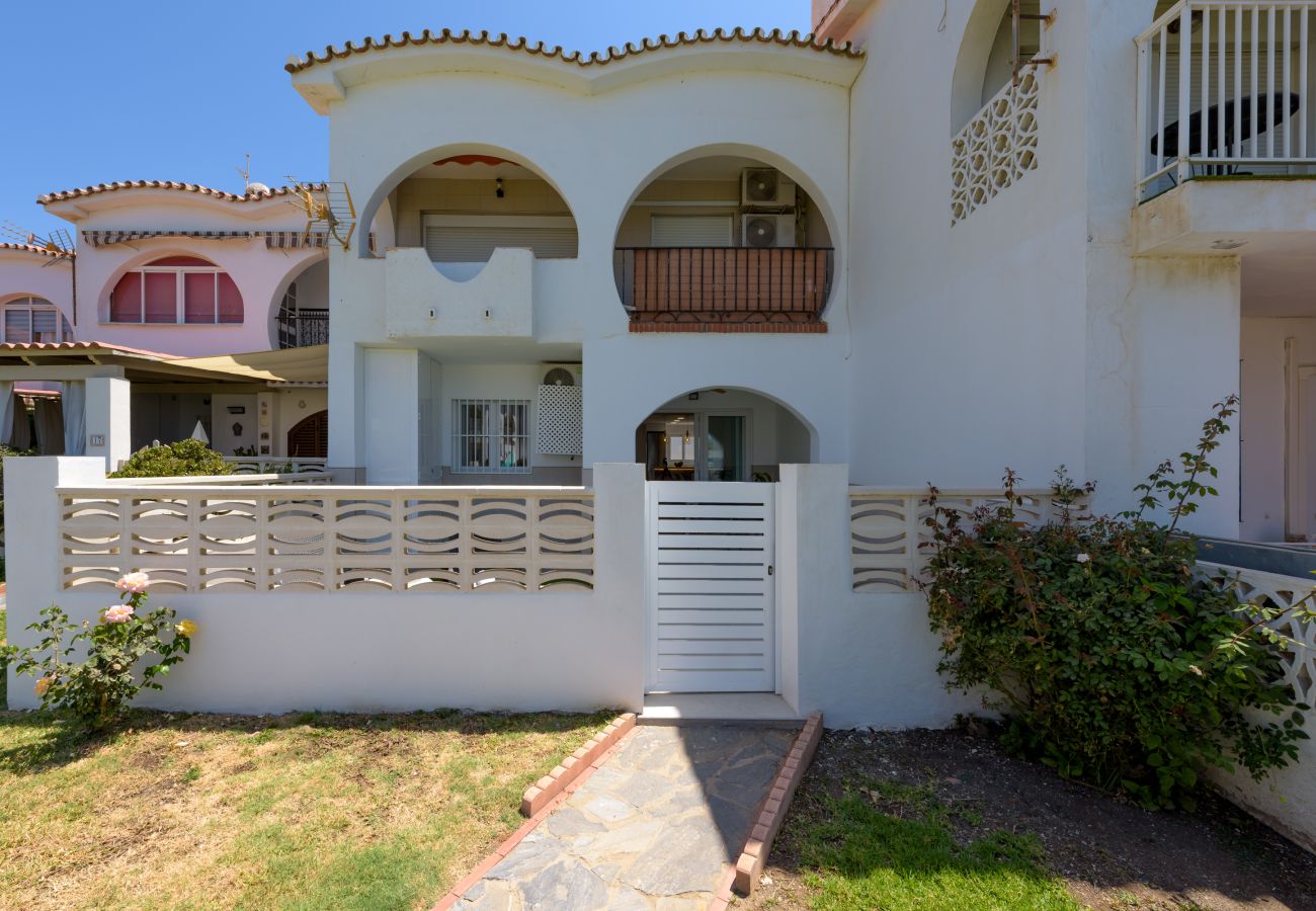 Casa en Rincón de la Victoria - WIN TO WIN RENTALS CASA EN PRIMERA LÍNEA DE PLAYA CON TERRAZA