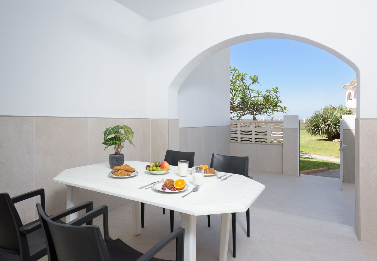 Casa en Rincón de la Victoria - WIN TO WIN RENTALS CASA EN PRIMERA LÍNEA DE PLAYA CON TERRAZA