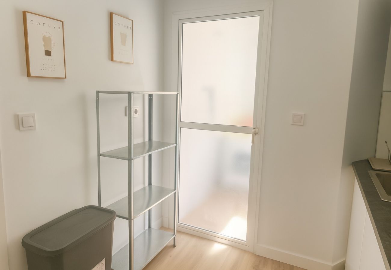 Apartamento en Málaga - WintowinRentals Teatinos, Campus, Piscina y Terraza