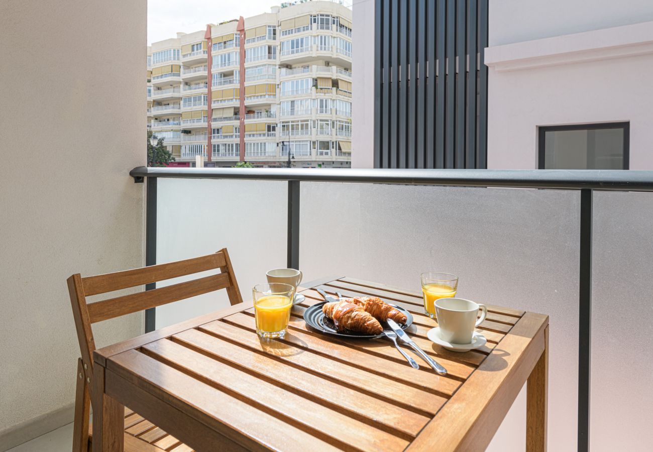 Apartamento en Fuengirola - WintowinRentals Home Sweet Boliches 2 dormitorios con terraza cerca de la playa