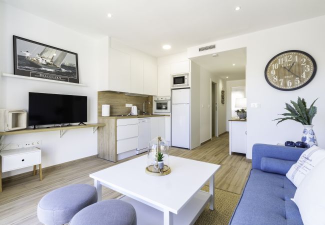 Ferienwohnung in Málaga - WintoWinRentals - Apartment im nautischen Stil.