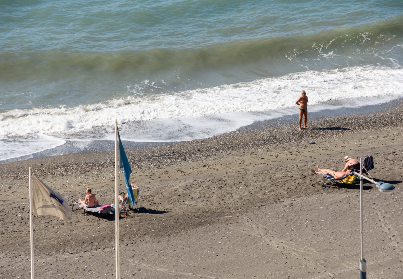 Ferienwohnung in Torrox Costa - WintowinRentals Spektakuläre Aussichten, Penthouse, 1st Line Beach in Torrox