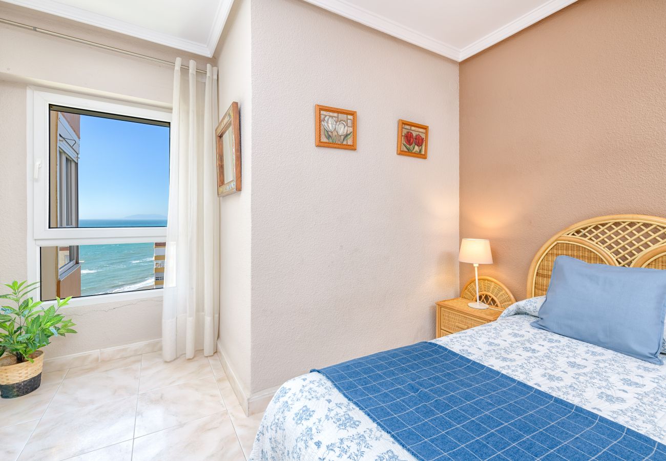 Ferienwohnung in Torrox Costa - WintowinRentals Spektakuläre Aussichten, Penthouse, 1st Line Beach in Torrox