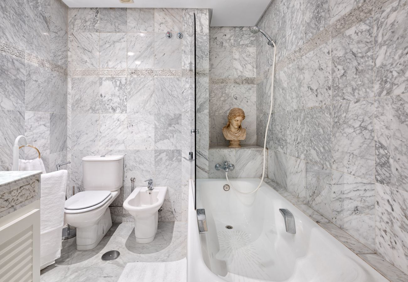 Ferienwohnung in Benalmádena - WintowinRentals Luxus und Meerblick  Puerto Marina.