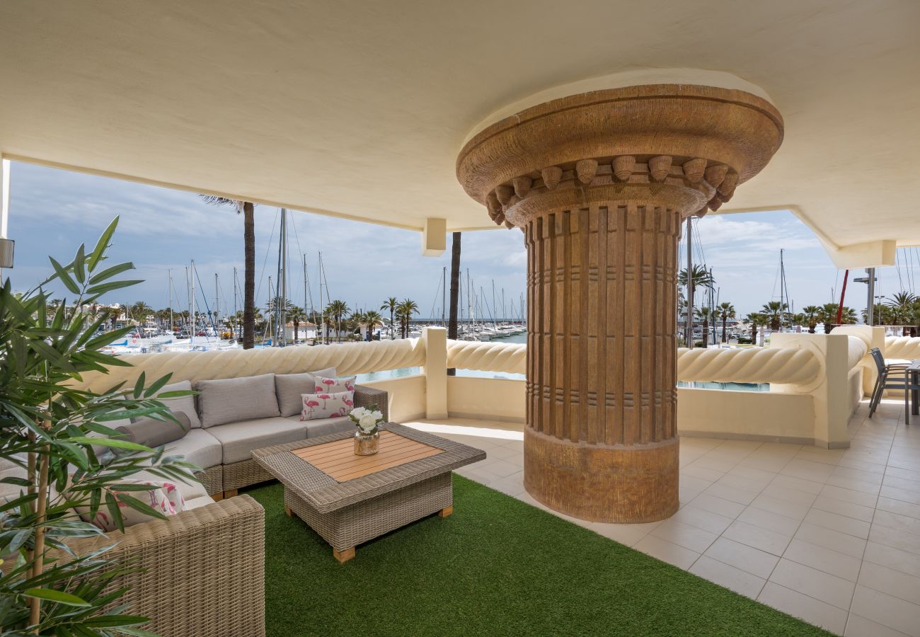 Ferienwohnung in Benalmádena - WintowinRentals Luxus und Meerblick  Puerto Marina.