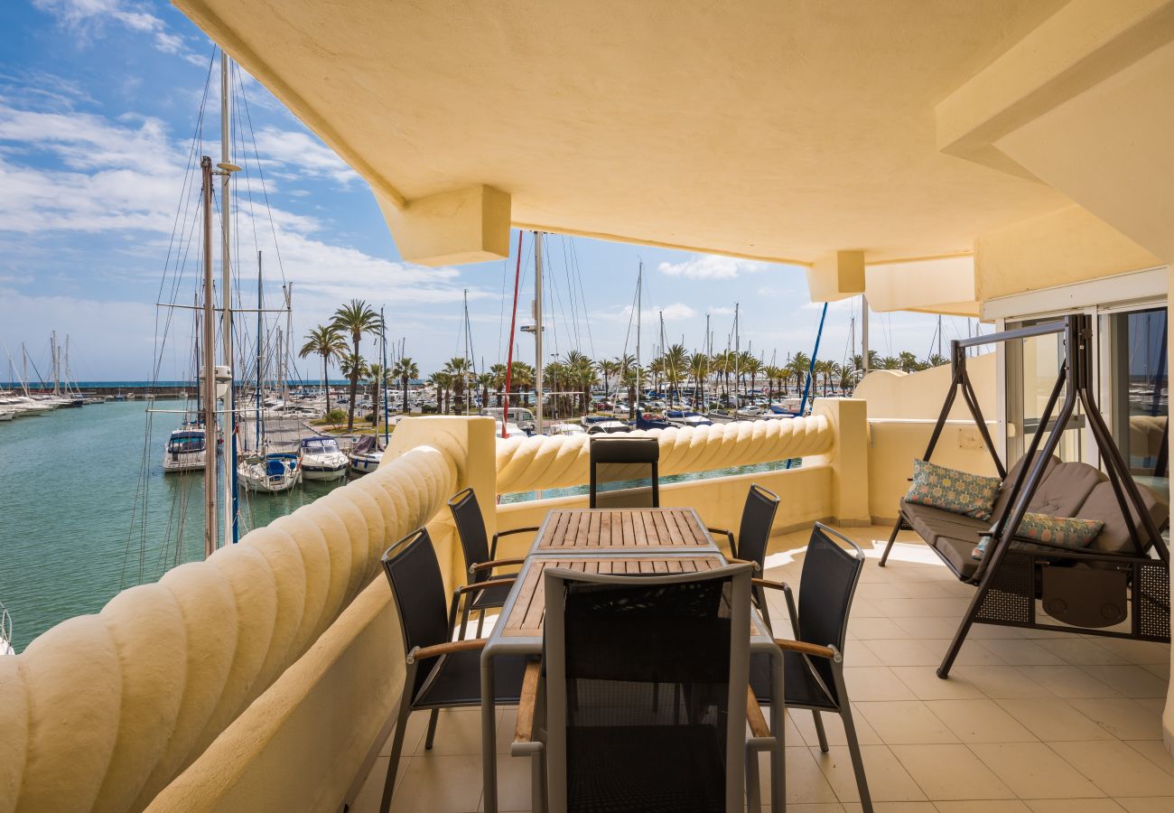 Ferienwohnung in Benalmádena - WintowinRentals Luxus und Meerblick  Puerto Marina.