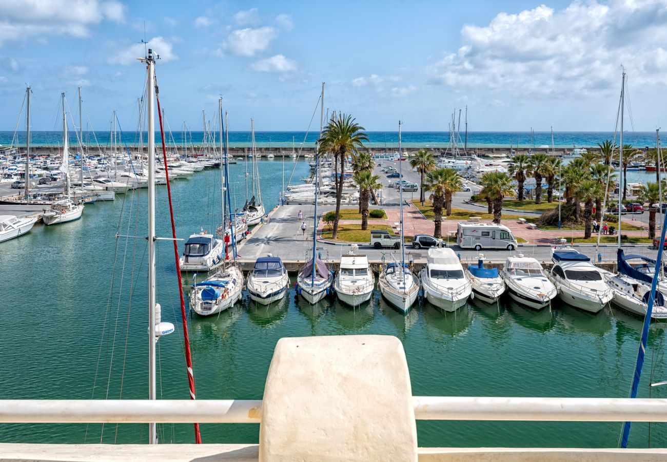 Ferienwohnung in Benalmádena - WintowinRentals Luxus und Meerblick  Puerto Marina.