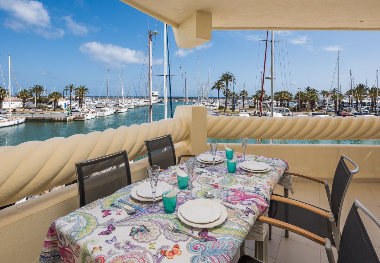 Ferienwohnung in Benalmádena - WintowinRentals Luxus und Meerblick  Puerto Marina.