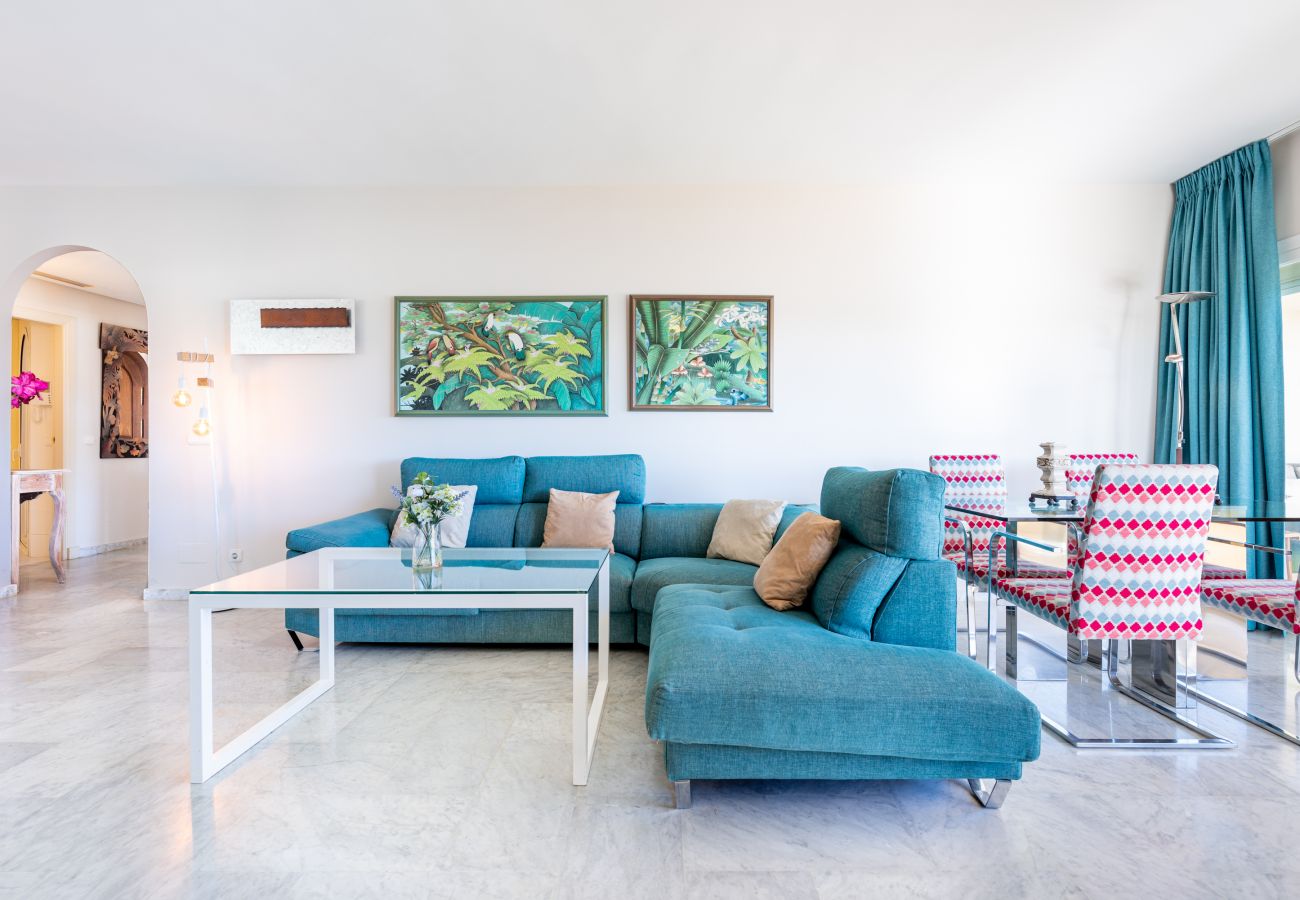 Ferienwohnung in Benalmádena - WintowinRentals Luxus und Meerblick  Puerto Marina.