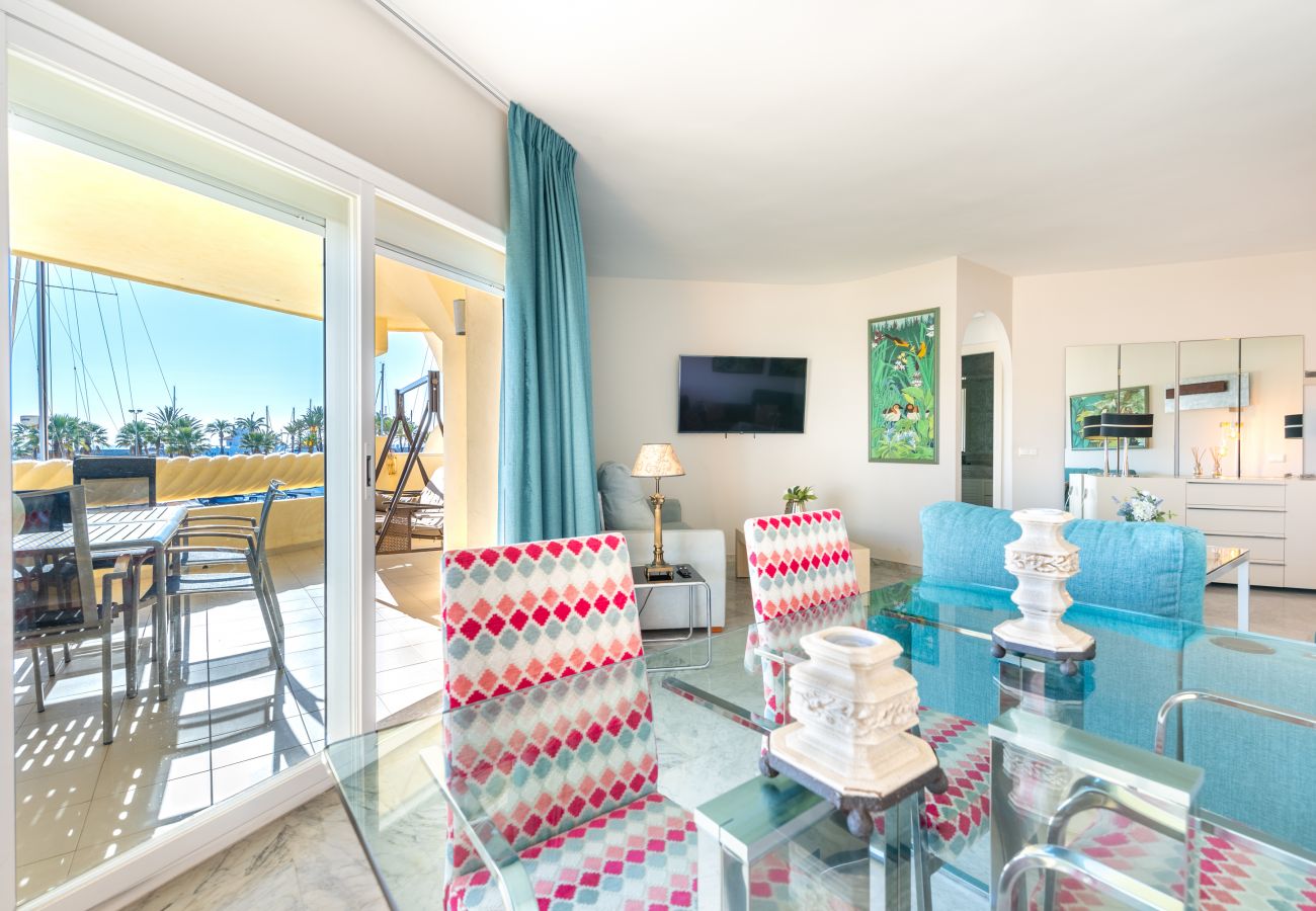 Ferienwohnung in Benalmádena - WintowinRentals Luxus und Meerblick  Puerto Marina.