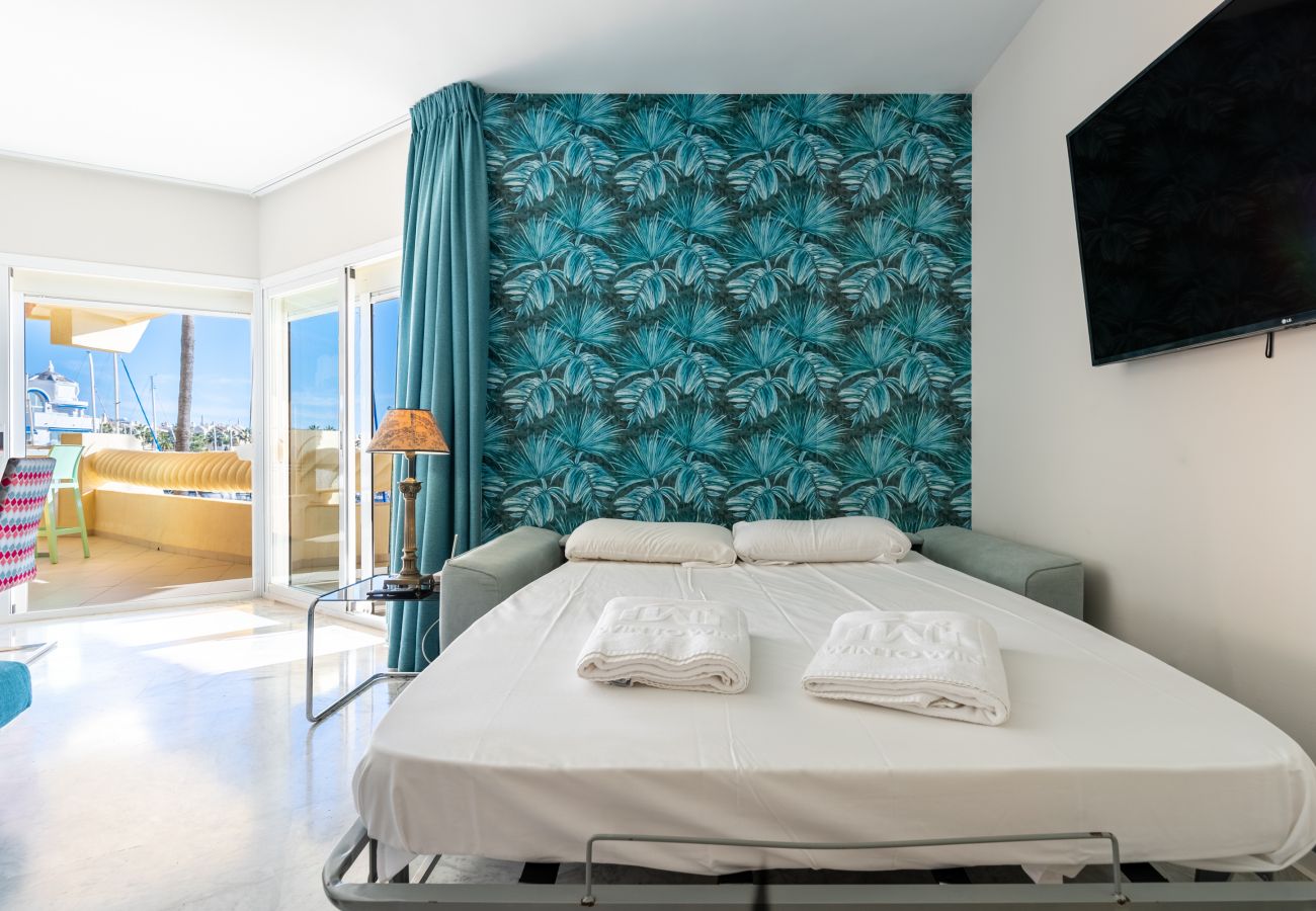 Ferienwohnung in Benalmádena - WintowinRentals Luxus und Meerblick  Puerto Marina.