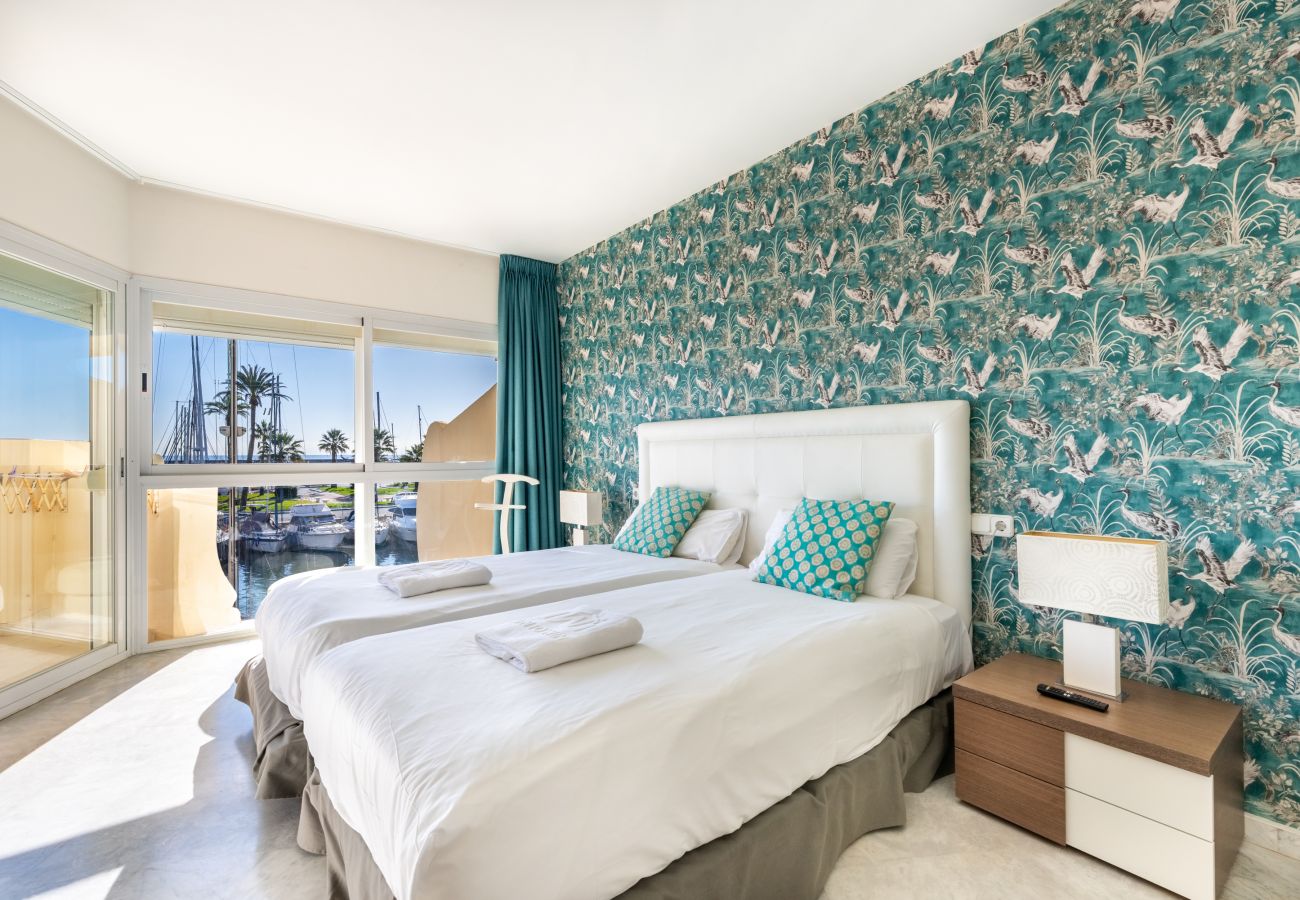 Ferienwohnung in Benalmádena - WintowinRentals Luxus und Meerblick  Puerto Marina.