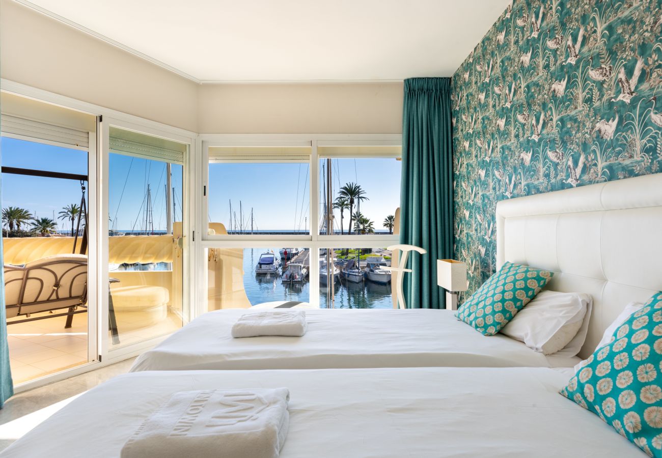 Ferienwohnung in Benalmádena - WintowinRentals Luxus und Meerblick  Puerto Marina.