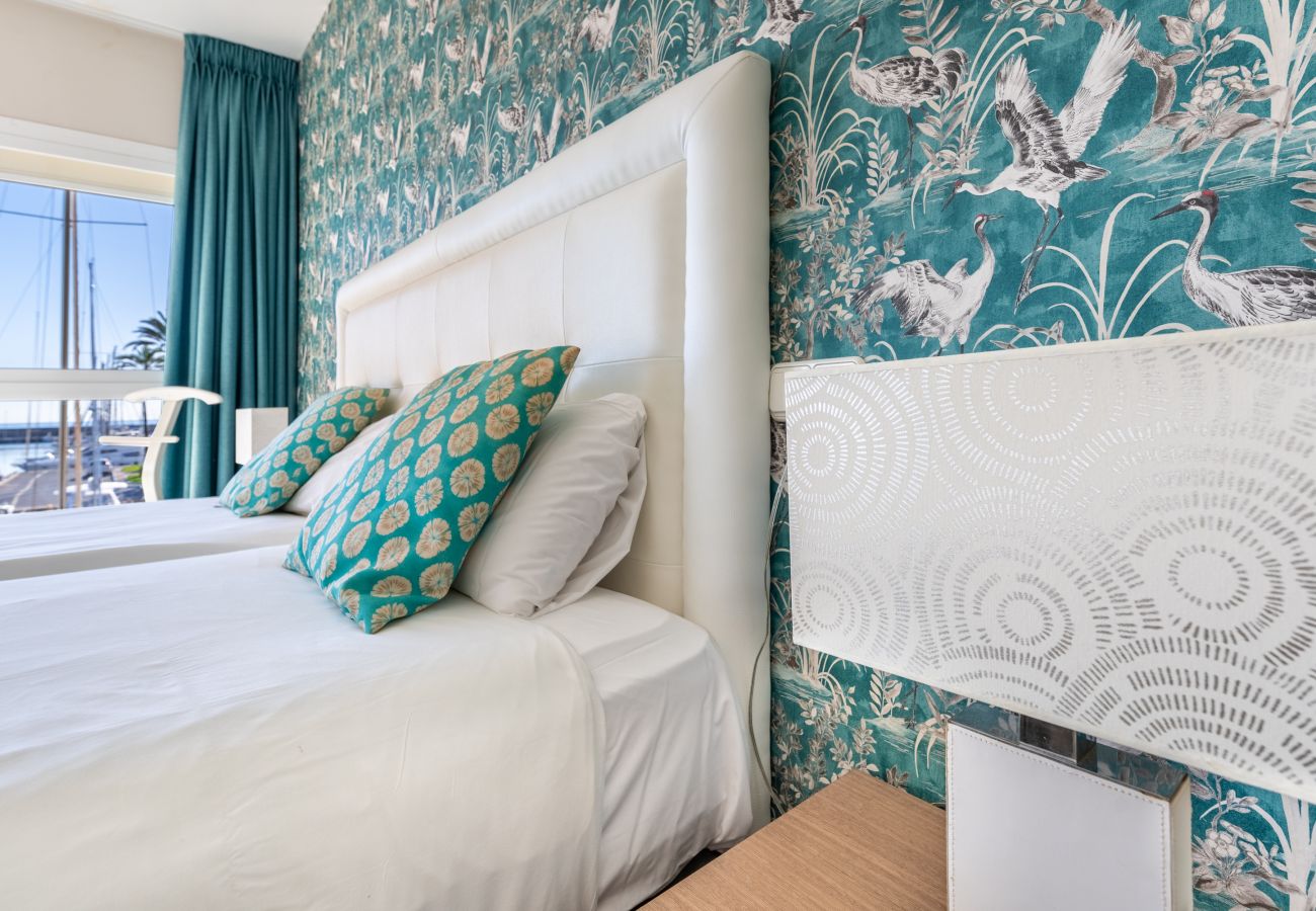 Ferienwohnung in Benalmádena - WintowinRentals Luxus und Meerblick  Puerto Marina.