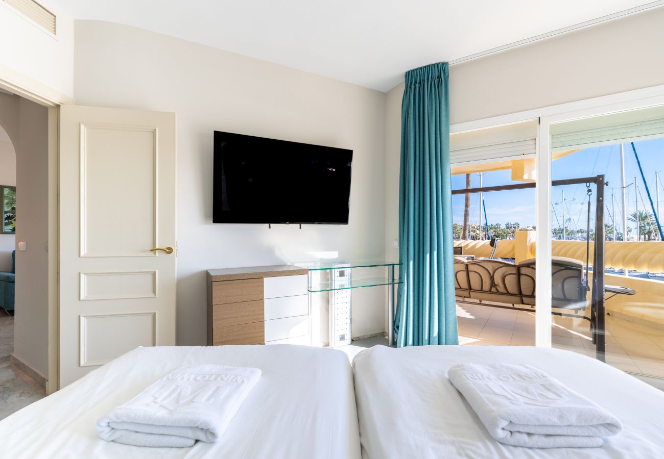 Ferienwohnung in Benalmádena - WintowinRentals Luxus und Meerblick  Puerto Marina.
