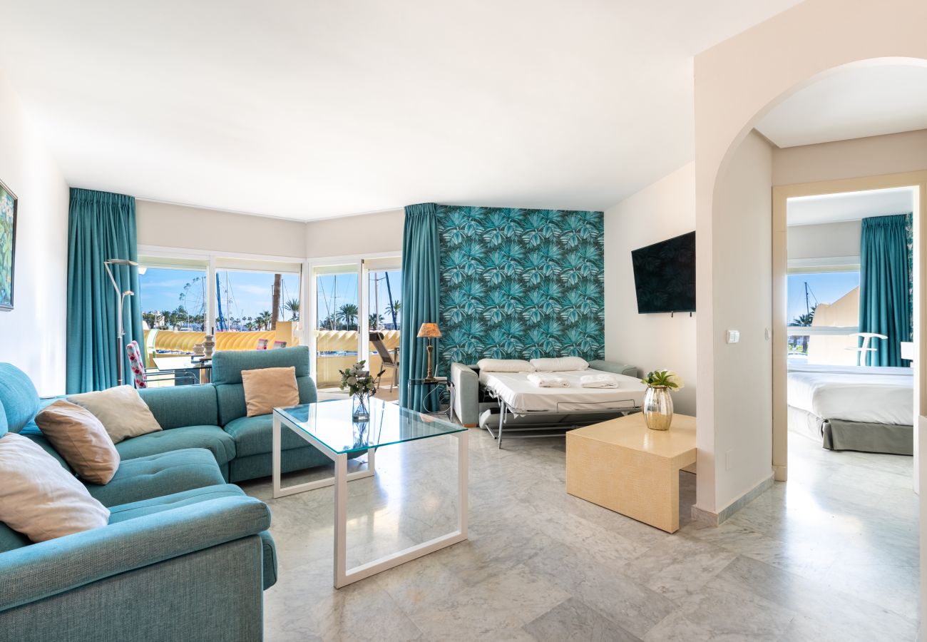 Ferienwohnung in Benalmádena - WintowinRentals Luxus und Meerblick  Puerto Marina.