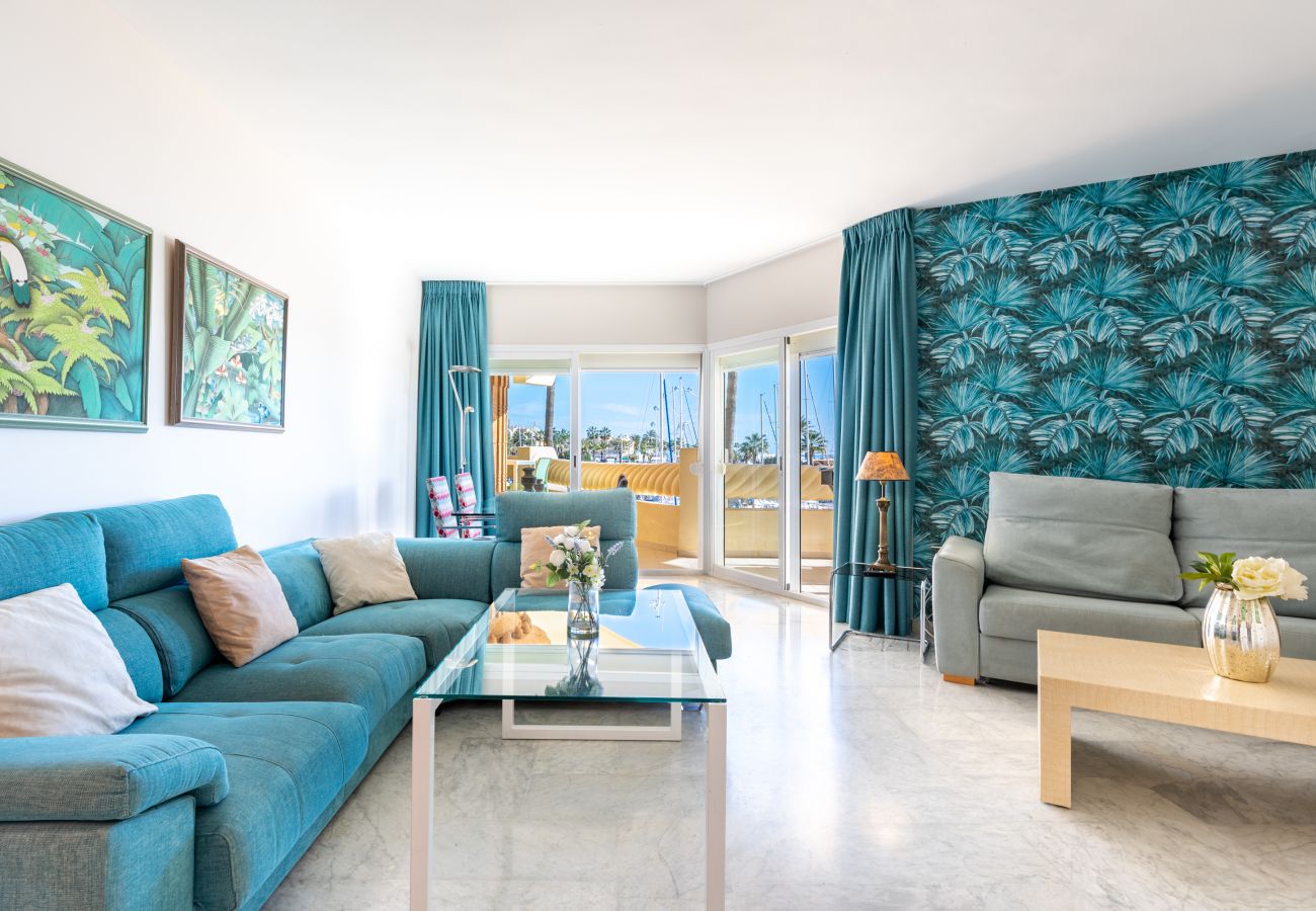 Ferienwohnung in Benalmádena - WintowinRentals Luxus und Meerblick  Puerto Marina.