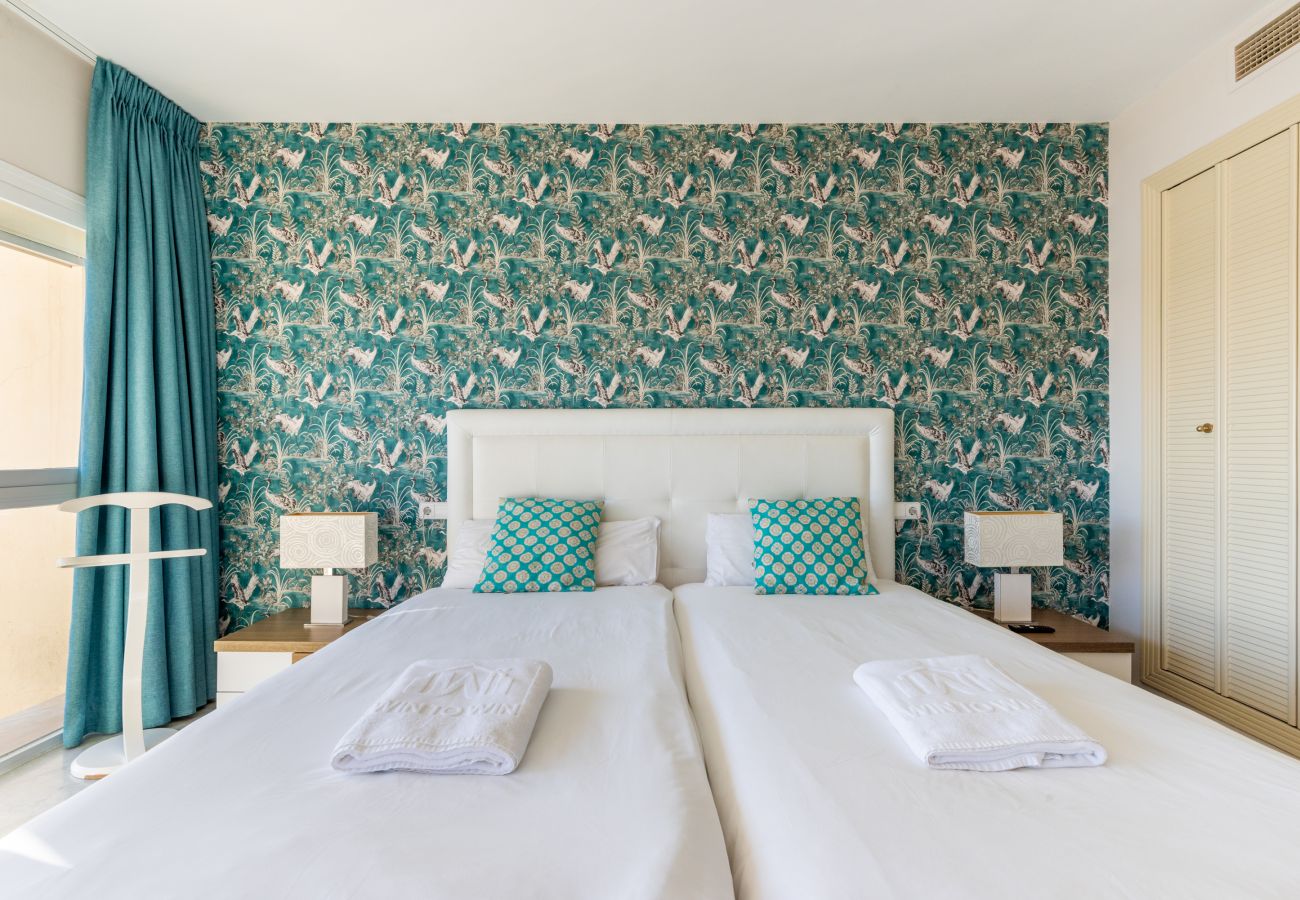 Ferienwohnung in Benalmádena - WintowinRentals Luxus und Meerblick  Puerto Marina.