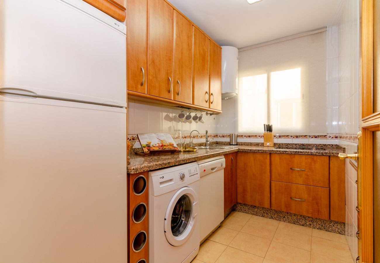 Ferienwohnung in Torre de Benagalbon - WintowinRentals Pool, Sonnenseite & Parkplatz.