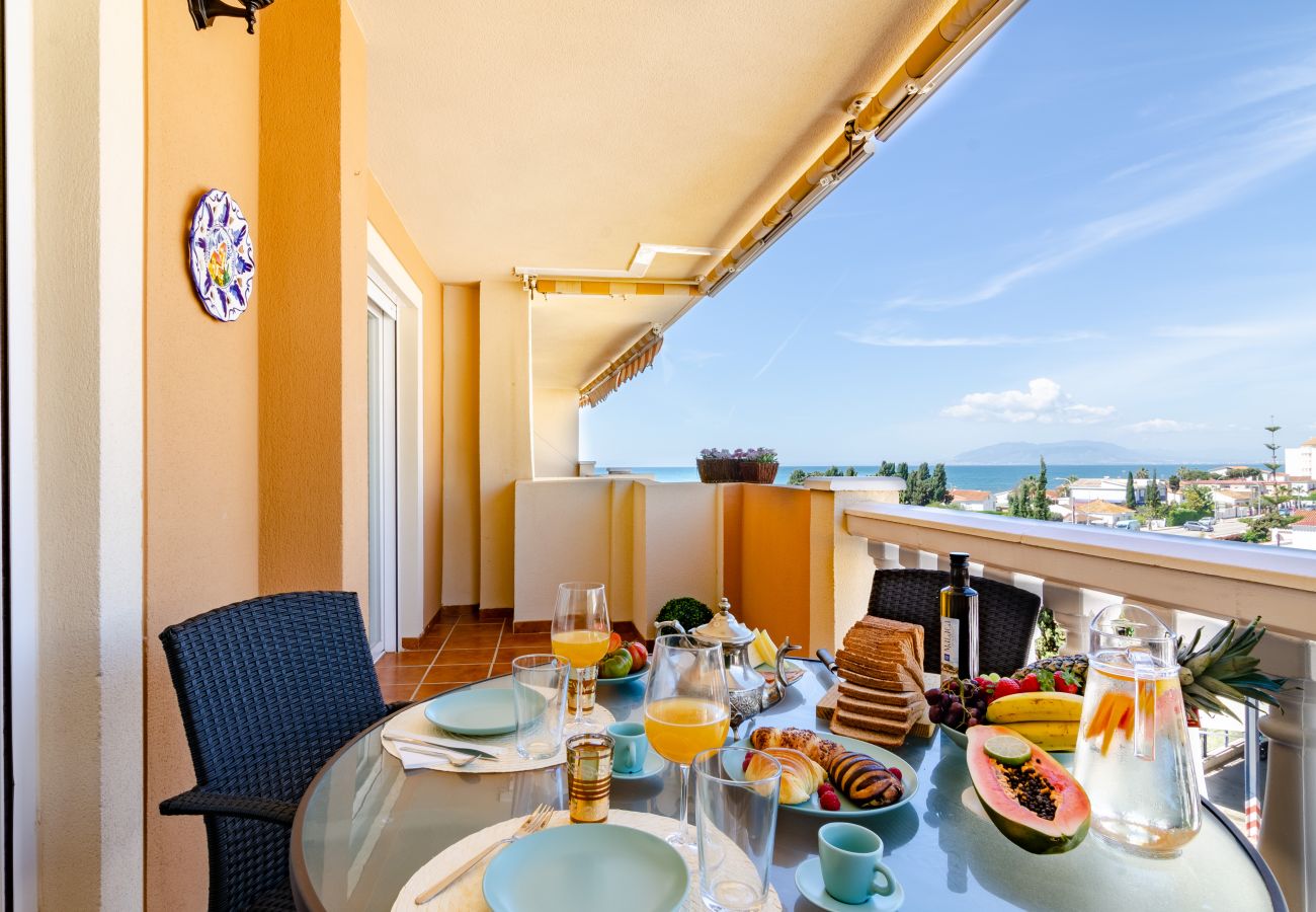 Ferienwohnung in Torre de Benagalbon - WintowinRentals Pool, Sonnenseite & Parkplatz.