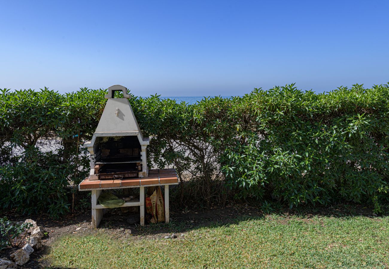 Ferienwohnung in Torre de Benagalbon - WintowinRentals Tolle Wohnung in der 1. Strandlinie
