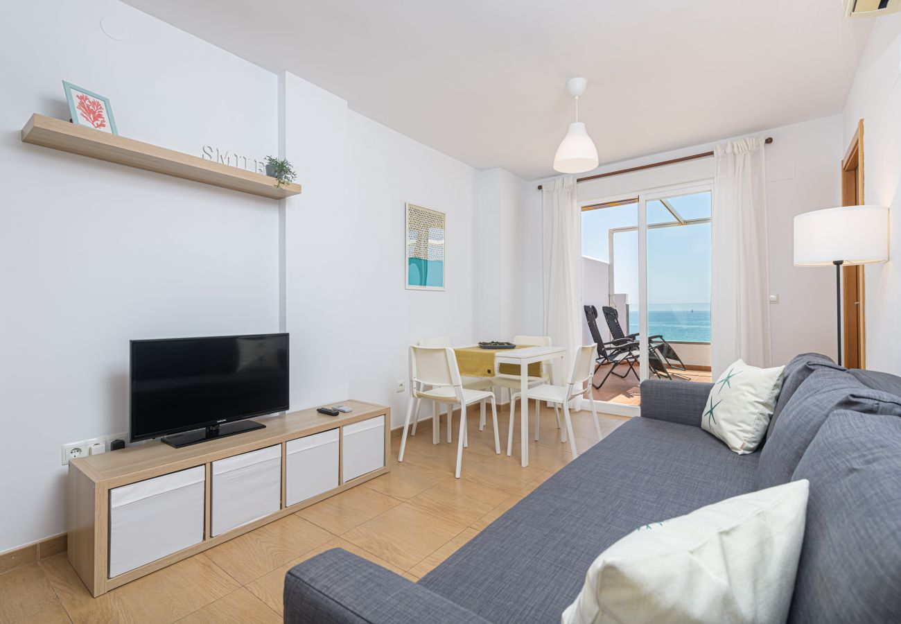 Ferienwohnung in Torre de Benagalbon - WintowinRentals Tolle Wohnung in der 1. Strandlinie