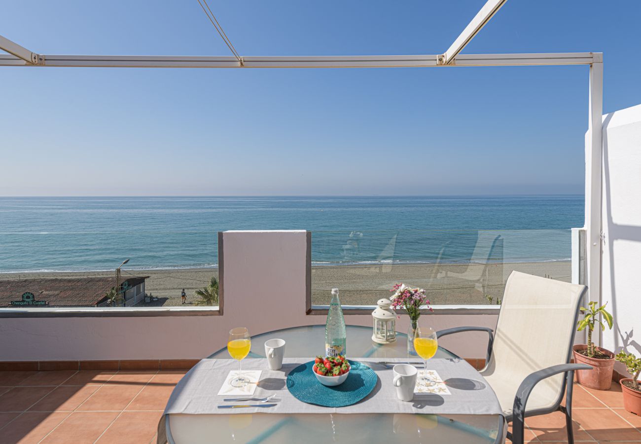 Ferienwohnung in Torre de Benagalbon - WintowinRentals Tolle Wohnung in der 1. Strandlinie