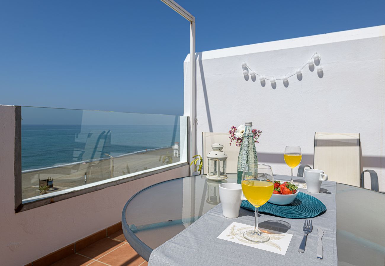 Ferienwohnung in Torre de Benagalbon - WintowinRentals Tolle Wohnung in der 1. Strandlinie