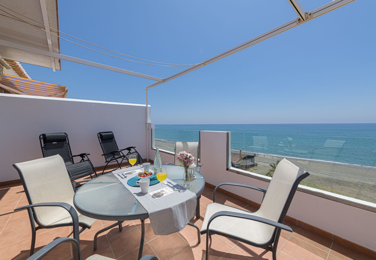 Ferienwohnung in Torre de Benagalbon - WintowinRentals Tolle Wohnung in der 1. Strandlinie