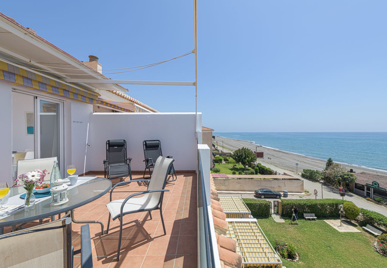 Ferienwohnung in Torre de Benagalbon - WintowinRentals Tolle Wohnung in der 1. Strandlinie