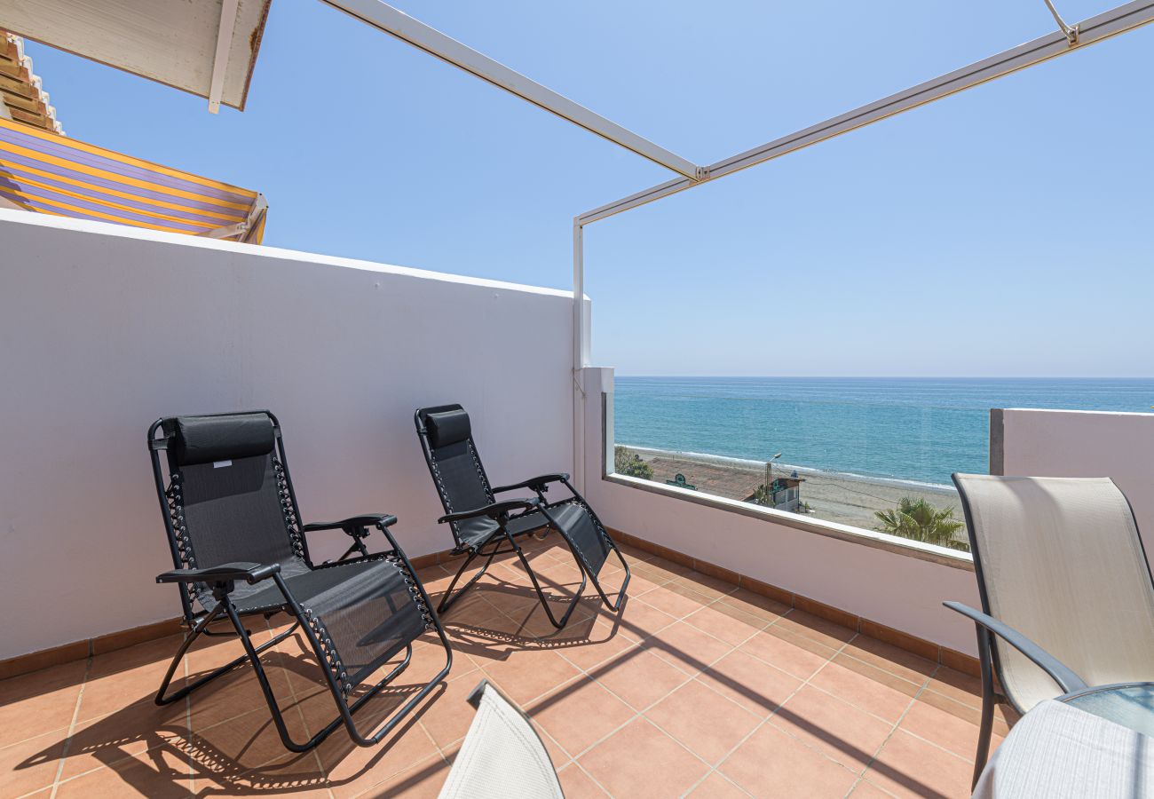 Ferienwohnung in Torre de Benagalbon - WintowinRentals Tolle Wohnung in der 1. Strandlinie