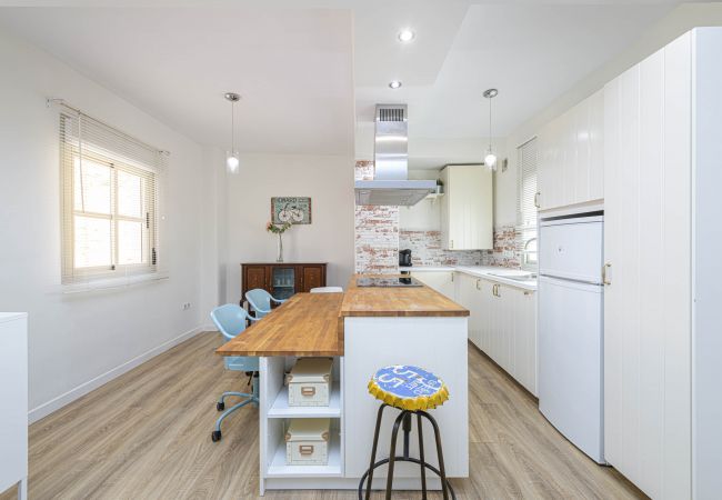 Ferienwohnung in Málaga - WintowinRentals Tolle Wohnung, zentral und ruhig. Ferienwohnung in Málaga - WintowinRentals Tolle Wohnung, zentral und ruhig.