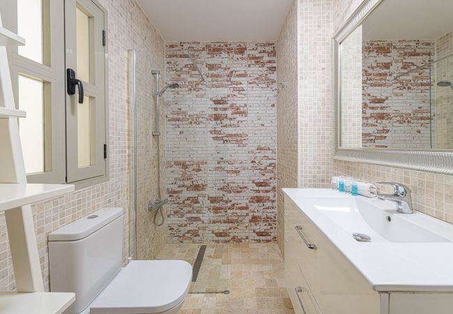 Ferienwohnung in Málaga - WintowinRentals Tolle Wohnung, zentral und ruhig. Ferienwohnung in Málaga - WintowinRentals Tolle Wohnung, zentral und ruhig.