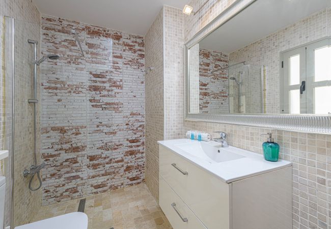 Ferienwohnung in Málaga - WintowinRentals Tolle Wohnung, zentral und ruhig. Ferienwohnung in Málaga - WintowinRentals Tolle Wohnung, zentral und ruhig.