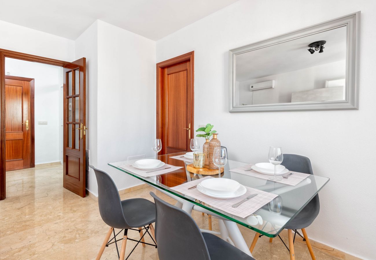 Ferienwohnung in Málaga - WintoWinRentals - La Estancia KOSTENLOSE PARKPLÄTZE.