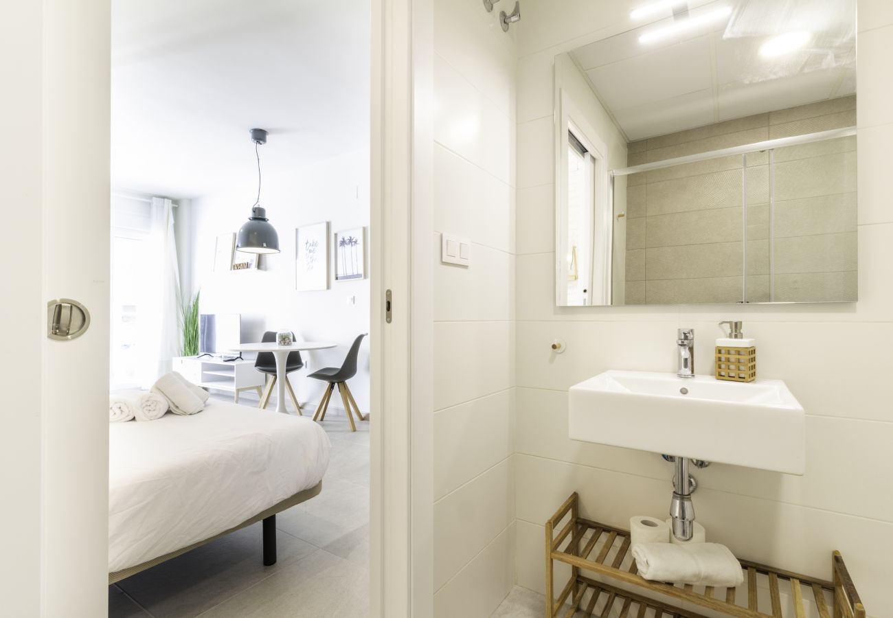 Studio in Málaga - WintowinRentals - Estudio Héroes de Sostoa 156