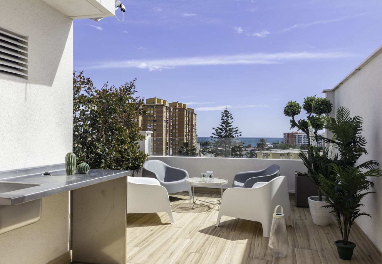 Ferienwohnung in Málaga - WintoWinRentals - Super Aussicht mit Terrasse neben dem Strand.
