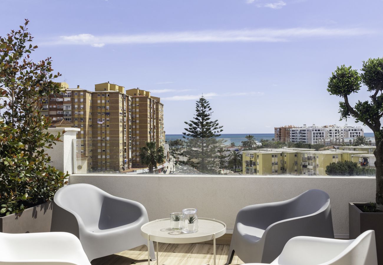 Ferienwohnung in Málaga - WintoWinRentals - Super Aussicht mit Terrasse neben dem Strand.