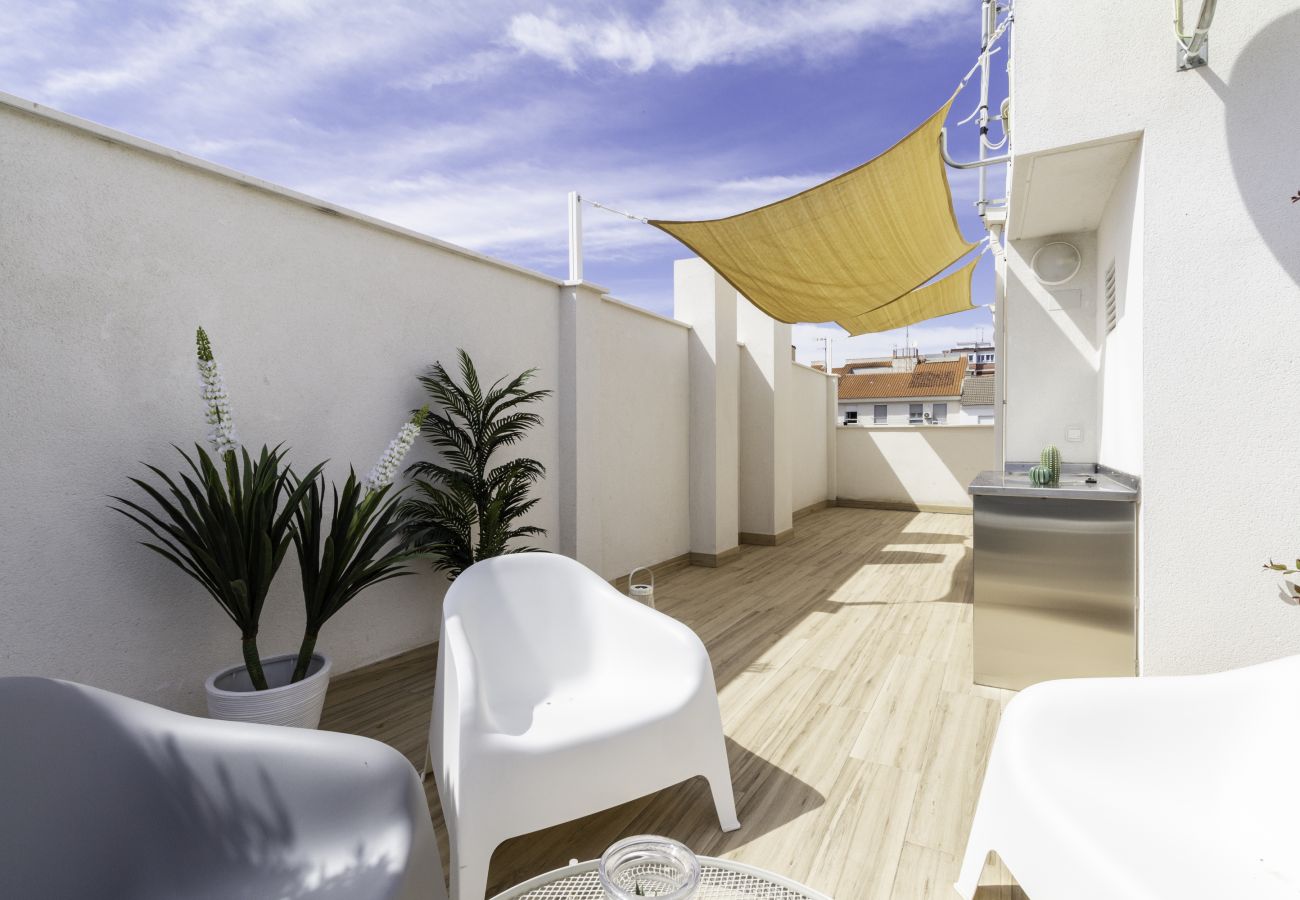 Ferienwohnung in Málaga - WintoWinRentals - Super Aussicht mit Terrasse neben dem Strand.