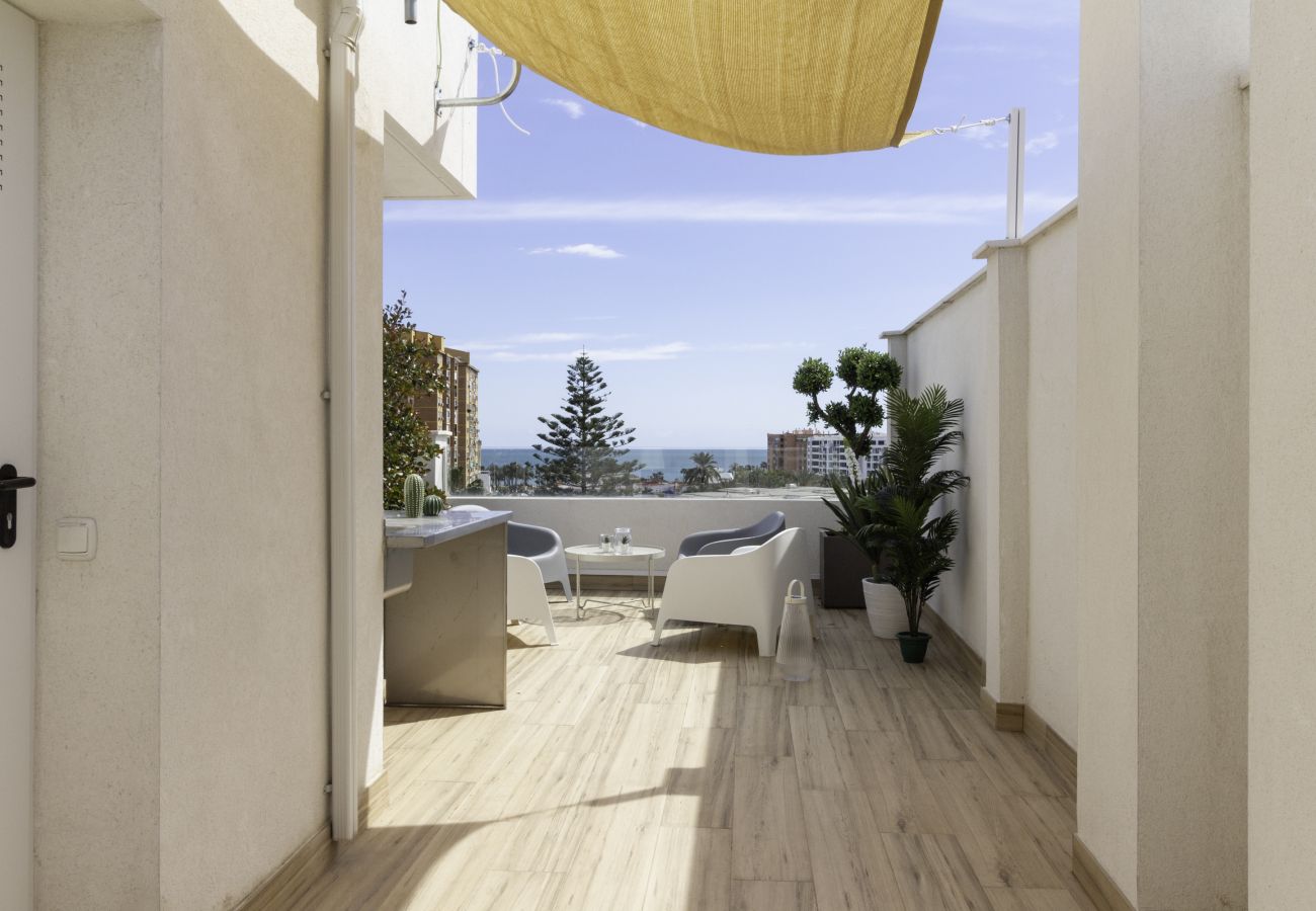 Ferienwohnung in Málaga - WintoWinRentals - Super Aussicht mit Terrasse neben dem Strand.