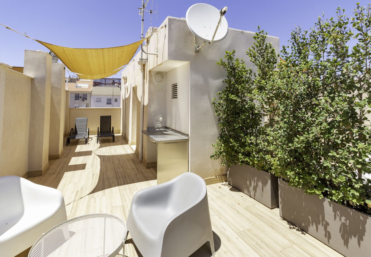 Ferienwohnung in Málaga - WintoWinRentals - Super Aussicht mit Terrasse neben dem Strand.