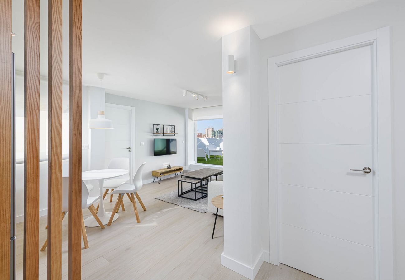 Ferienwohnung in Málaga - WintowinRentals Exklusives Penthouse in Strandnähe.