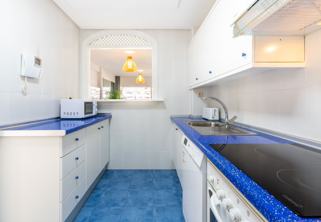 Ferienwohnung in Benalmádena - WintowinRentals Luxuswohnung mitten in Puerto Marina.