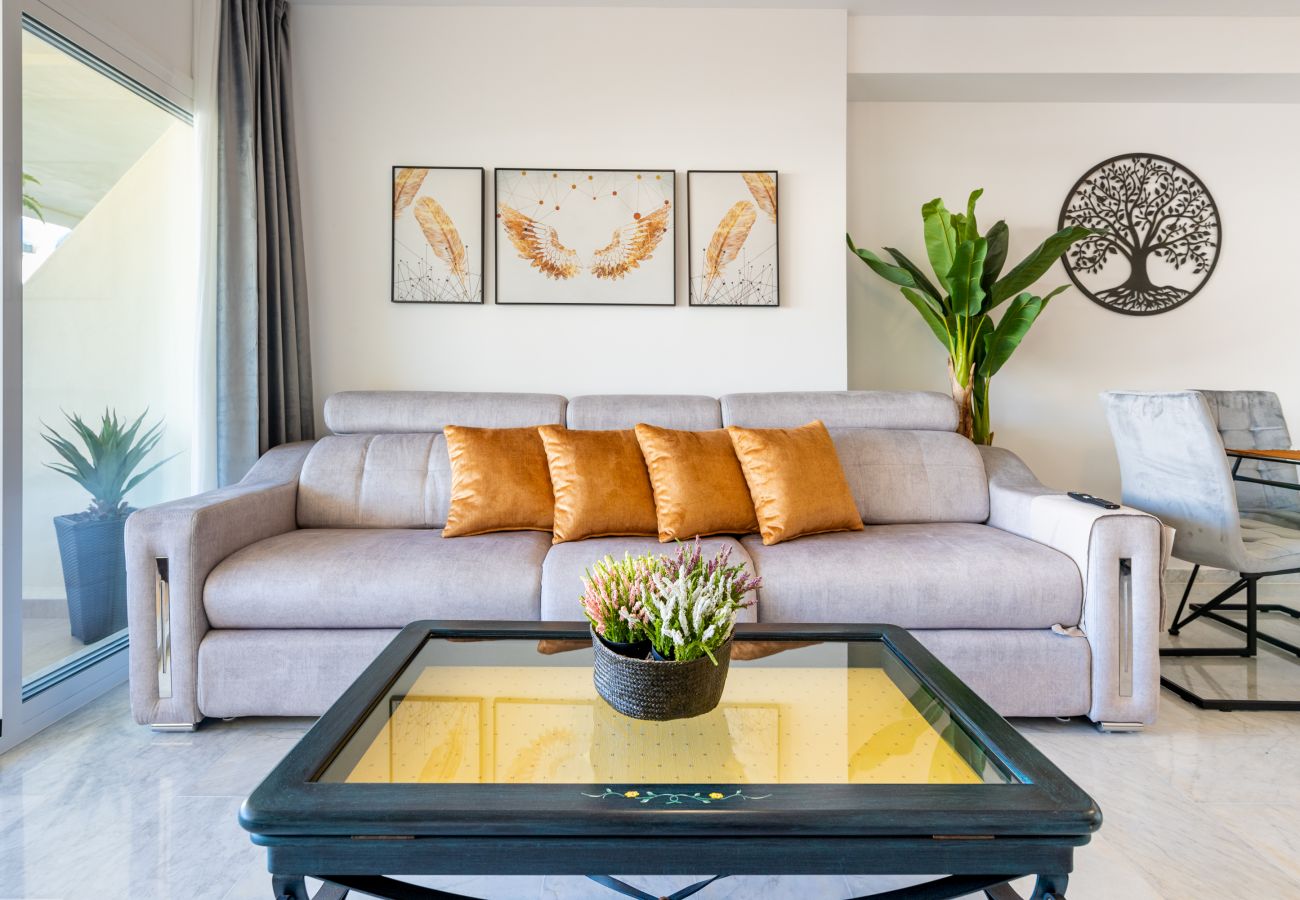 Ferienwohnung in Benalmádena - WintowinRentals Luxuswohnung mitten in Puerto Marina.