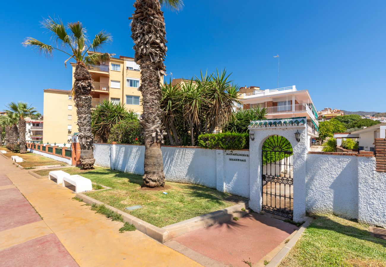 Doppelhaushälfte in Rincón de la Victoria - WintowinRentals Close to the beach, Private Terrace & Parking