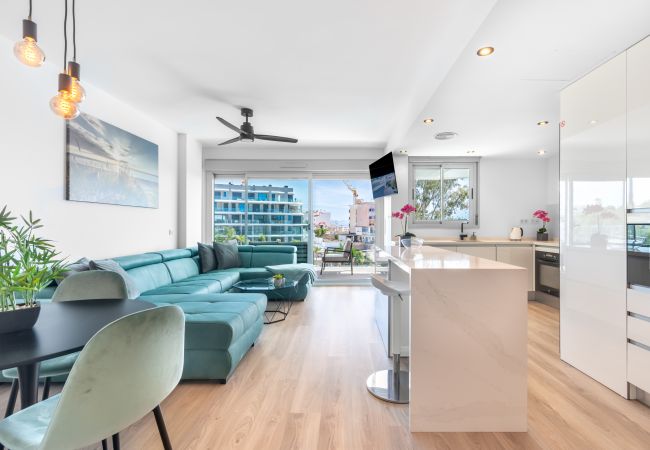  in Torremolinos - WintowinRentals Whitestones Amazing Apartment