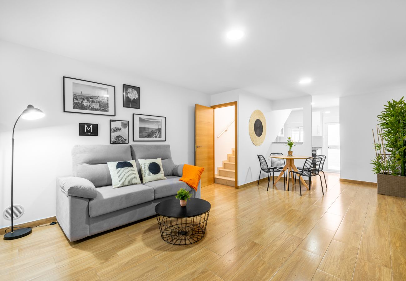 Doppelhaushälfte in Málaga - WintowinRentals Huelin House Terraza Chill out 2