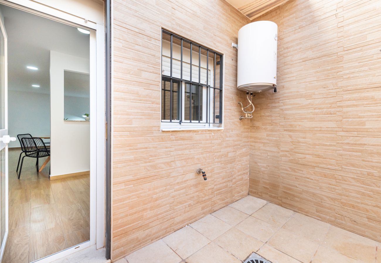 Doppelhaushälfte in Málaga - WintowinRentals Huelin House Terraza Chill out 2