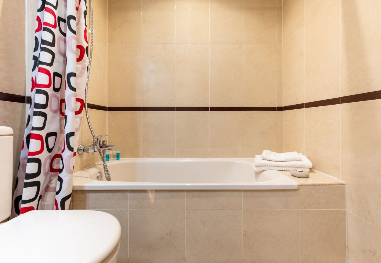 Ferienwohnung in Torre de Benagalbon - WintowinRentals Relax, Playa, Wifi & Parking