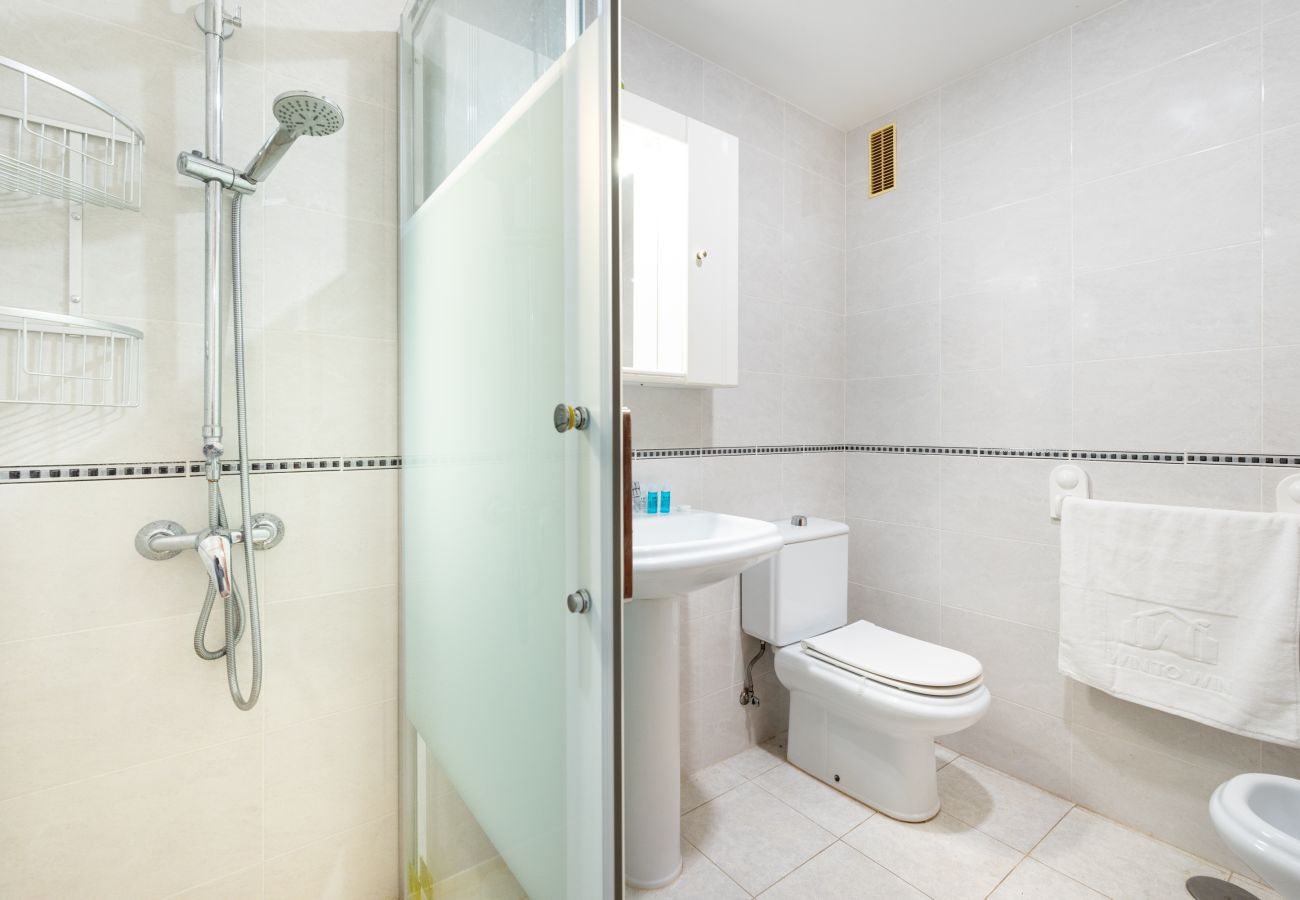 Ferienwohnung in Rincón de la Victoria - WintowinRentals 1st Line Beach, Parking and WIFI